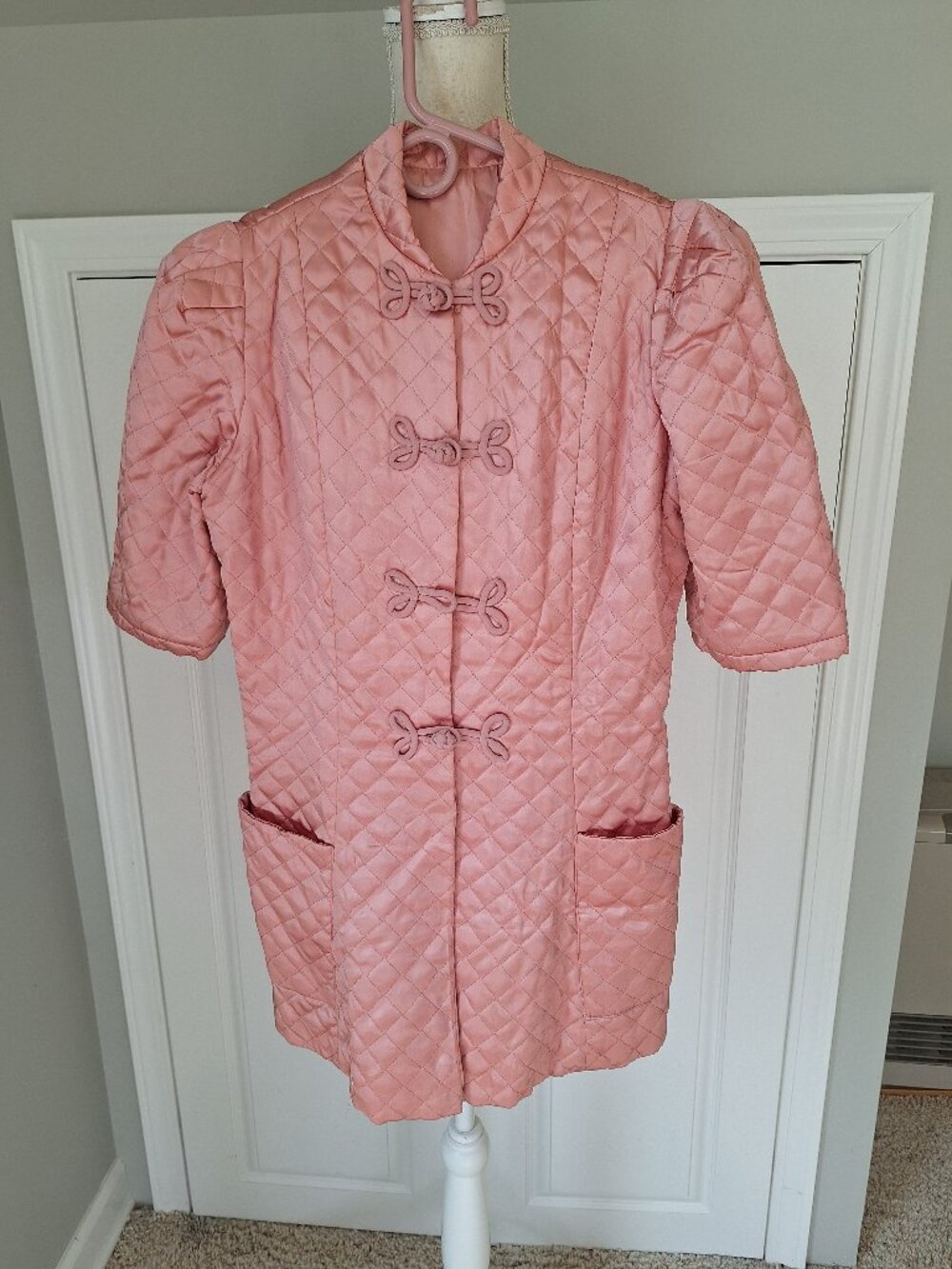 Lovely silk handmade quilted Jacket or robe in rose pink Small Petite
